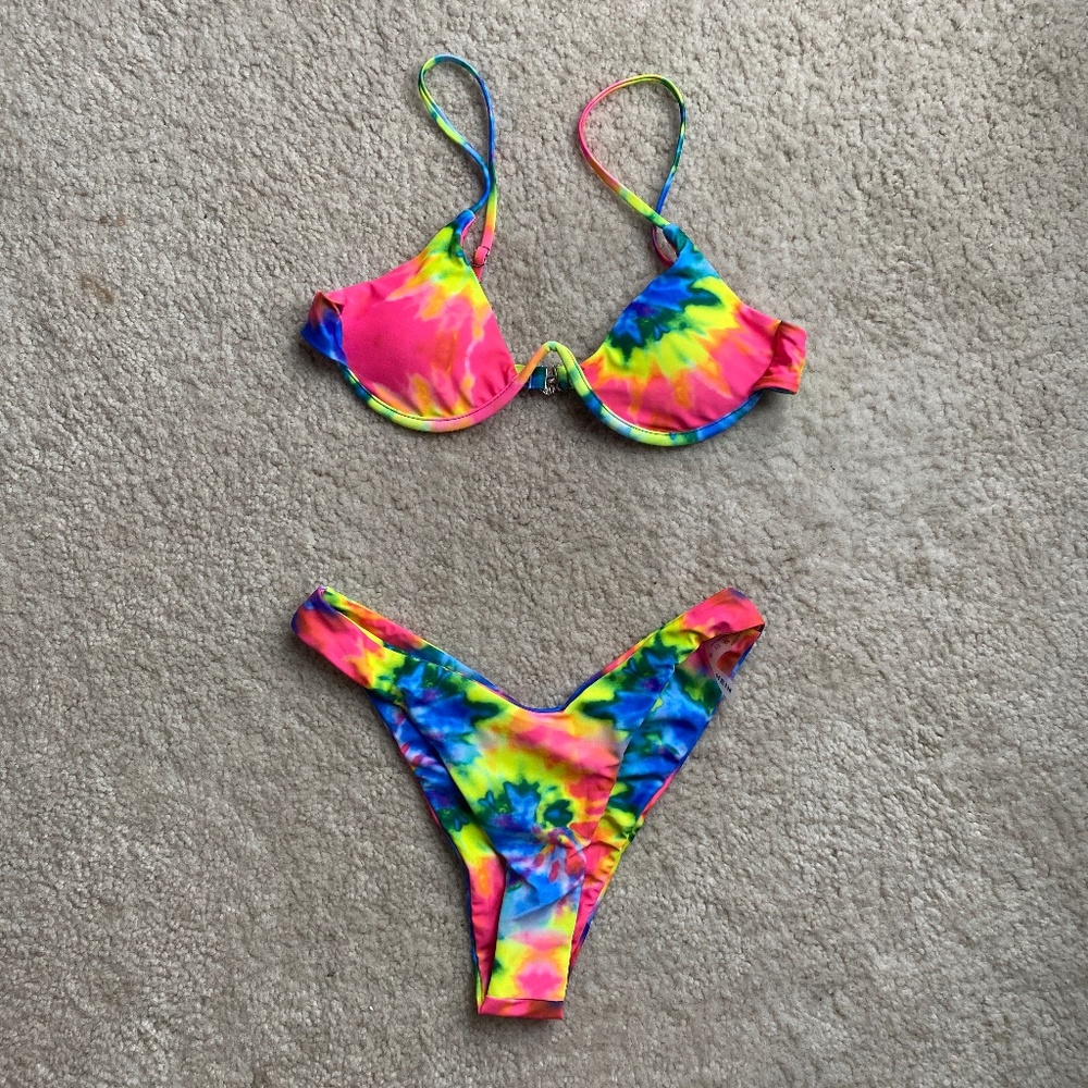 Tie Dye Underwire High Leg Bikini Swimsuit Medium